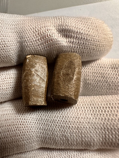 古玩玉器戰國素紋勒子一對拍賣,當前價格30元