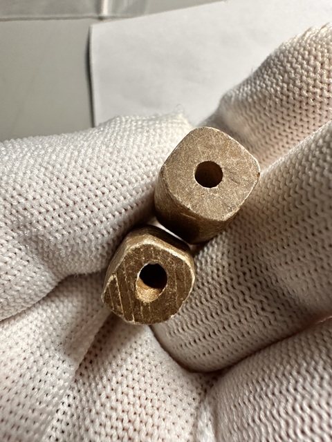 古玩玉器戰國素紋勒子一對拍賣,當前價格30元