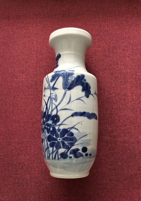 古玩陶瓷清晚期青花花鳥棒槌瓶拍賣,當(dāng)前價(jià)格9888元