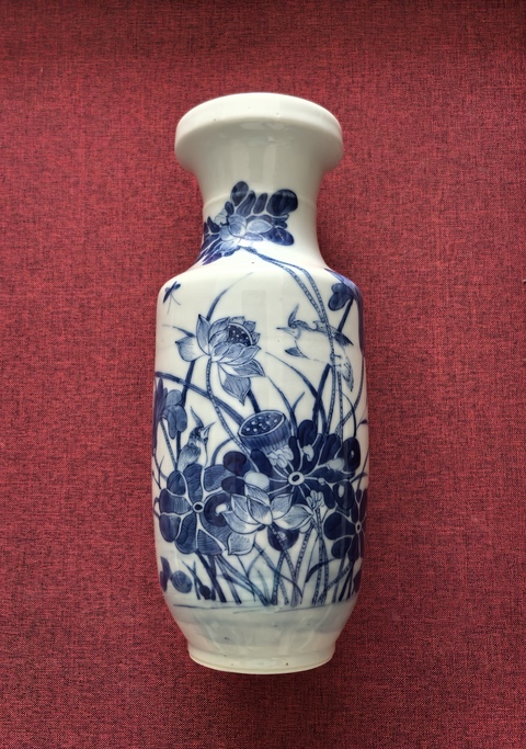 古玩陶瓷清晚期青花花鳥棒槌瓶拍賣,當(dāng)前價(jià)格9888元