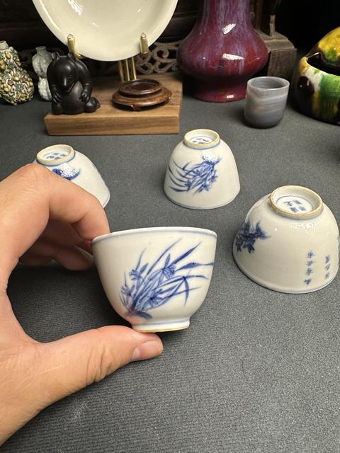古玩陶瓷青花蘭草紋杯真品鑒賞圖