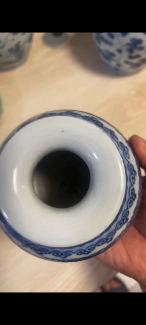 古玩陶瓷青花瓶真品鑒賞圖