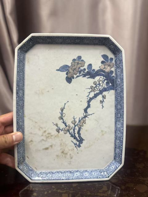 古玩陶瓷青花釉里紅梅花紋文盤(pán)真品鑒賞圖