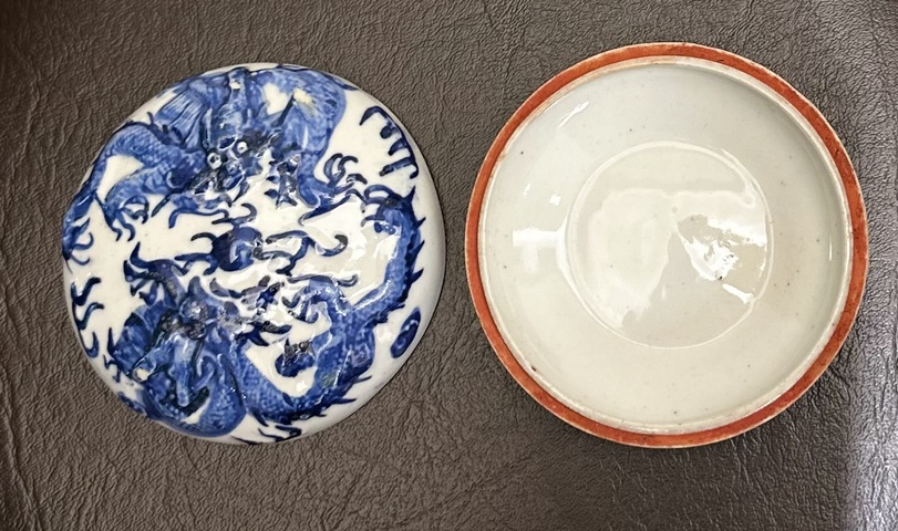 古玩陶瓷解放初 青花云龍紋印泥盒真品鑒賞圖