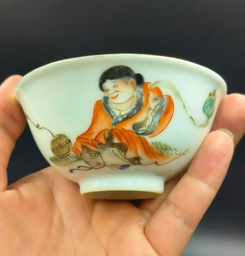 古玩陶瓷民國時期粉彩劉海戲金蟾圖茶碗拍賣，當(dāng)前價(jià)格650元