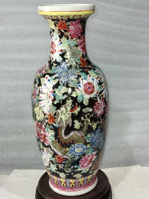 古玩陶瓷墨地粉彩龍穿花紋瓶拍賣，當前價格1688元
