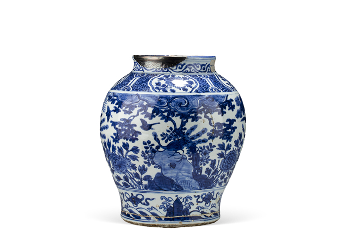 古玩陶瓷明萬歷·青花花鳥紋尊拍賣,當前價格98736元