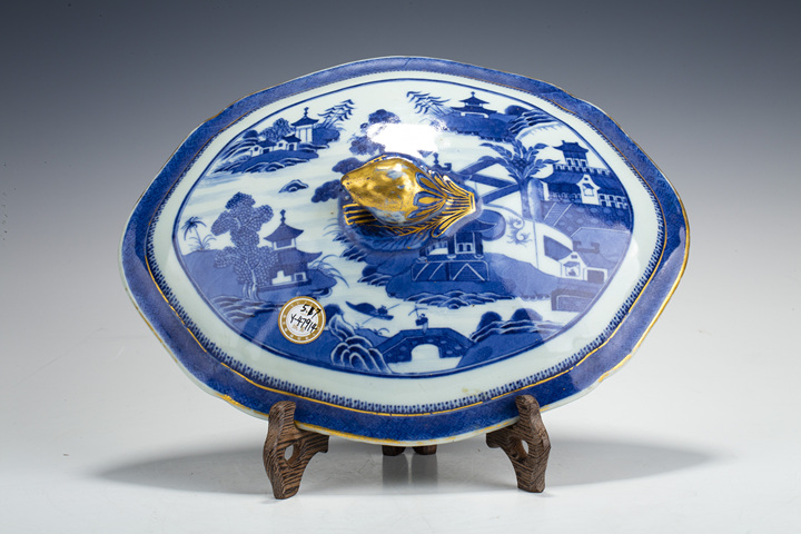 古玩陶瓷清中·青花描金山水樓閣紋蓋鍋真品鑒賞圖