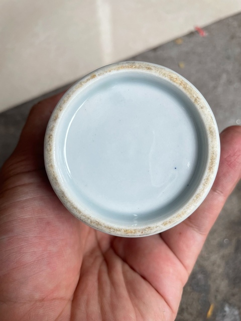 古玩陶瓷青花人物瓶真品鑒賞圖