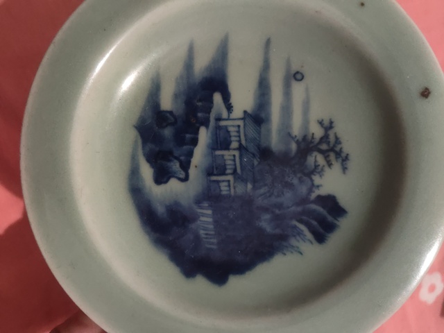 古玩陶瓷豆青釉青花山水紋盤真品鑒賞圖
