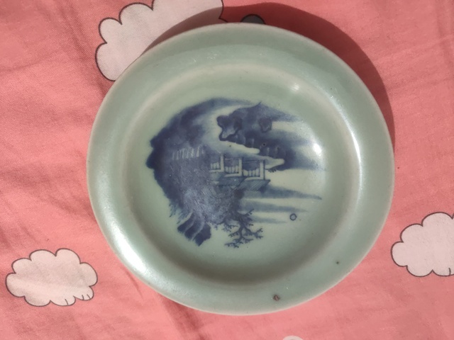 古玩陶瓷豆青釉青花山水紋盤真品鑒賞圖