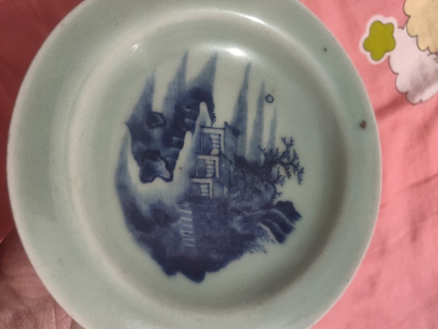 古玩陶瓷豆青釉青花山水紋盤真品鑒賞圖