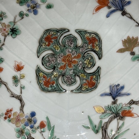 古玩陶瓷青花五彩貝殼盤真品鑒賞圖