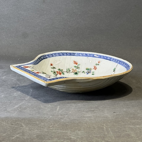 古玩陶瓷青花五彩貝殼盤真品鑒賞圖