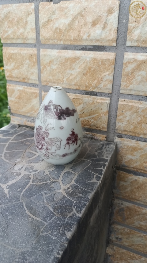 古玩陶瓷釉里紅山水人物鼻煙壺真品鑒賞圖