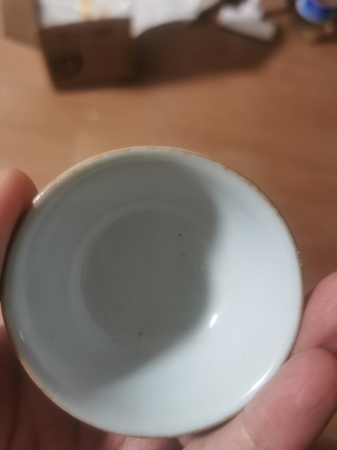 古玩陶瓷乾隆青釉杯真品鑒賞圖