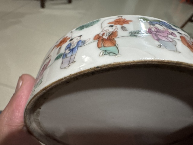 古玩陶瓷嬰戲紋粉彩疊盒真品鑒賞圖