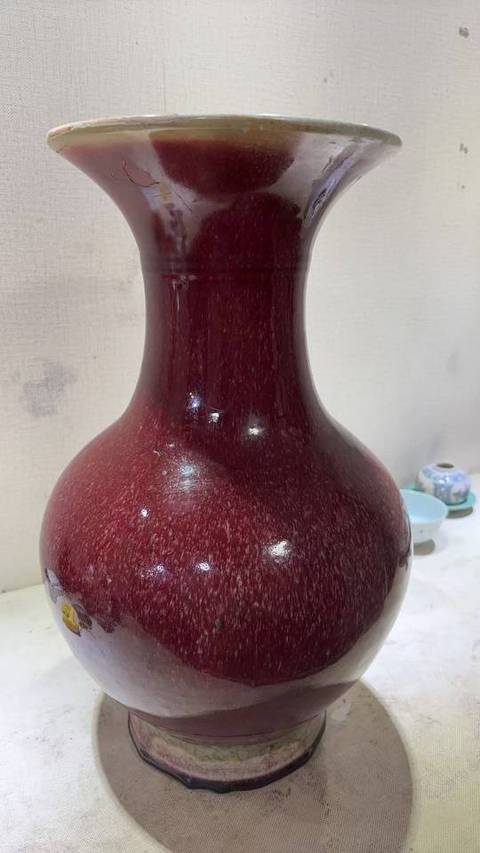 古玩陶瓷郎紅釉瓶真品鑒賞圖