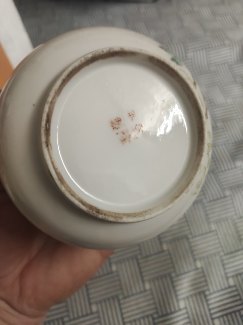 古玩陶瓷民國·粉彩花卉蓋盅真品鑒賞圖