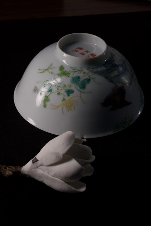 古玩陶瓷花鳥(niǎo)紋粉彩碗真品鑒賞圖