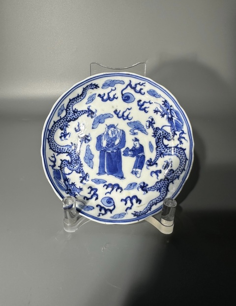古玩陶瓷青花天官賜福圖盤真品鑒賞圖