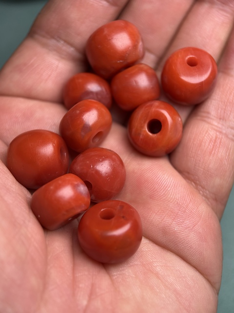 古玩玉器藏傳南紅珠子真品鑒賞圖