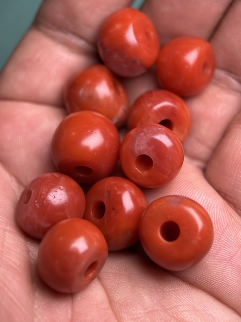 古玩玉器藏傳南紅珠子真品鑒賞圖
