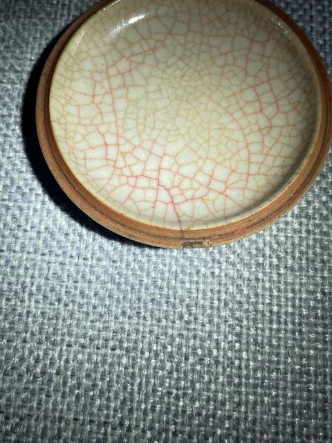 古玩陶瓷煨瓷青花山水人物印盒拍賣，當(dāng)前價(jià)格3800元