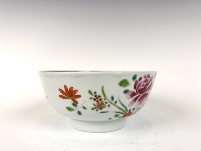 古玩陶瓷清早期·粉彩花卉碗真品鑒賞圖