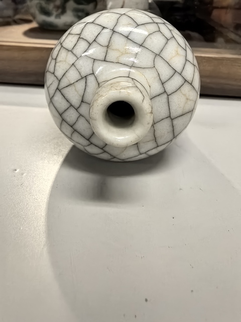 古玩陶瓷哥釉鼻煙壺真品鑒賞圖
