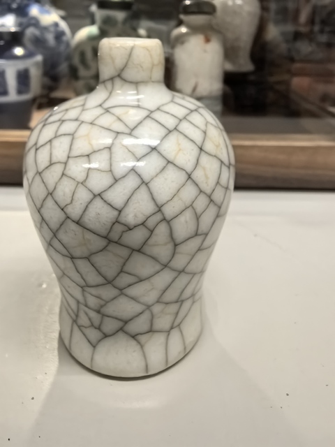 古玩陶瓷哥釉鼻煙壺真品鑒賞圖