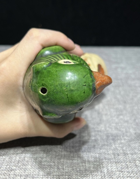 古玩陶瓷民國·三彩鸚鵡擺件真品鑒賞圖