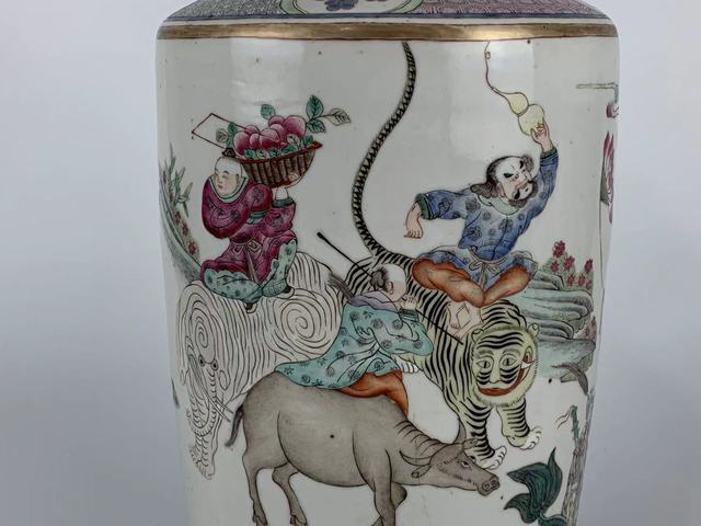 古玩陶瓷清晚期·粉彩八仙人物紋棒槌瓶拍賣，當前價格15984元