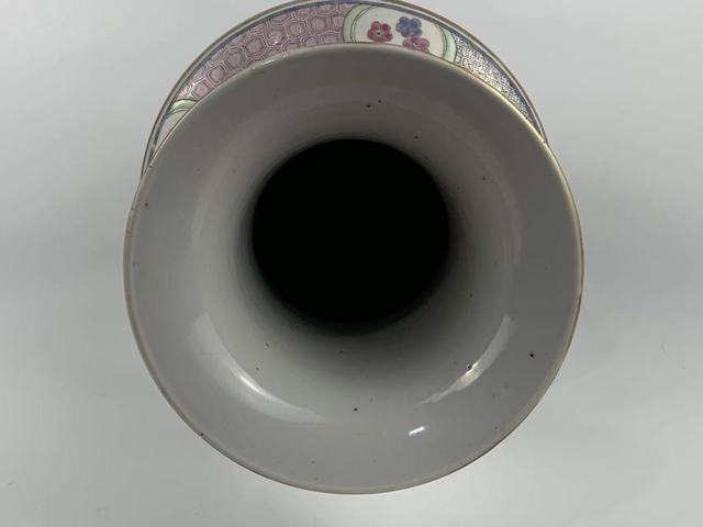 古玩陶瓷清晚期·粉彩八仙人物紋棒槌瓶拍賣，當前價格15984元