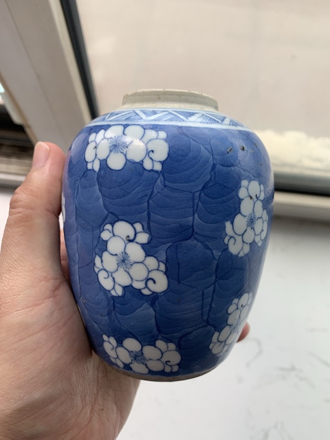 古玩陶瓷青花留白冰梅紋罐真品鑒賞圖