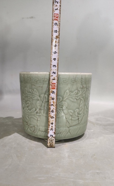 古玩陶瓷豆青釉刻花筒爐真品鑒賞圖