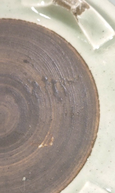 古玩陶瓷豆青釉刻花筒爐真品鑒賞圖