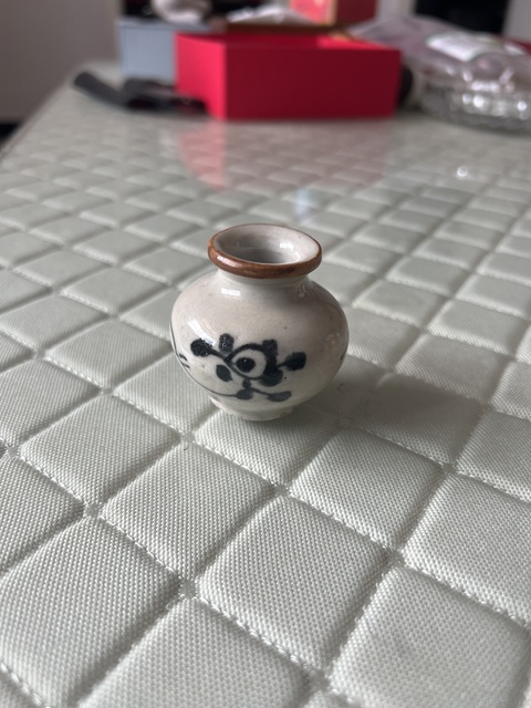 古玩陶瓷花卉紋醬口石榴尊真品鑒賞圖