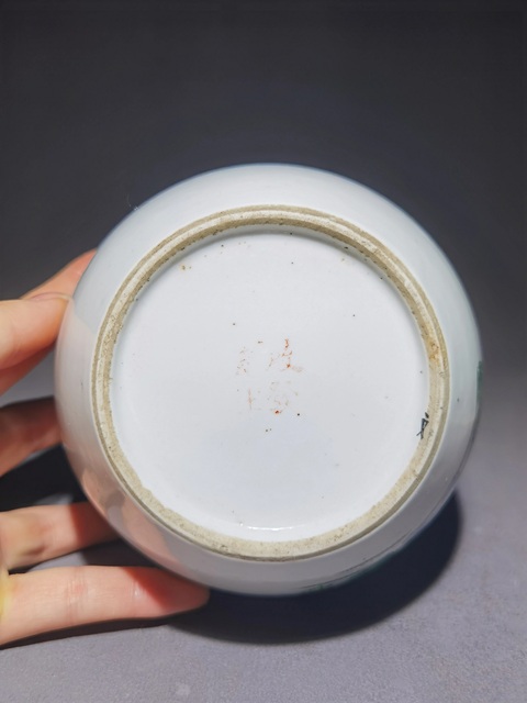 古玩陶瓷仕女紋粉彩罐真品鑒賞圖