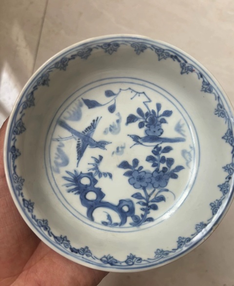 古玩陶瓷花鳥紋青花盤真品鑒賞圖