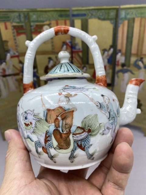 古玩陶瓷晚清 粉彩人物故事紋茶壺拍賣,當前價格3000元