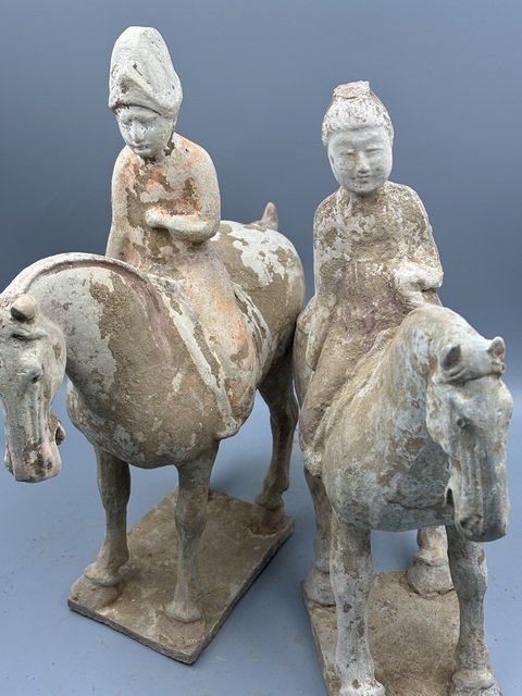 古玩陶瓷讓我們策馬奔騰拍賣,當前價格9000元