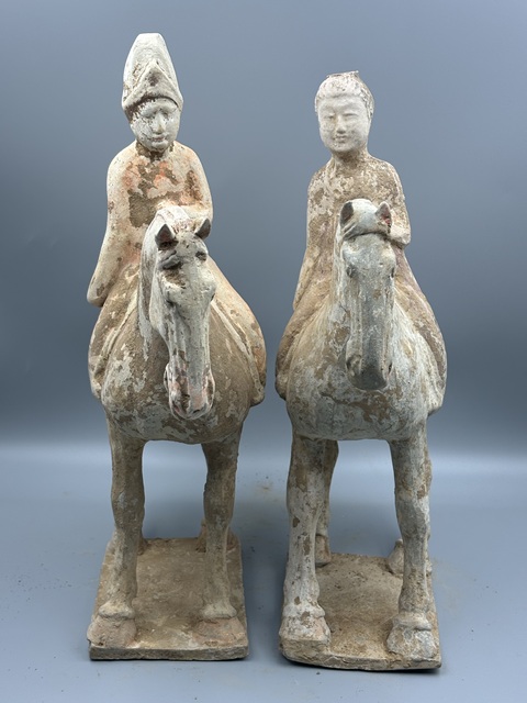 古玩陶瓷讓我們策馬奔騰拍賣,當前價格9000元