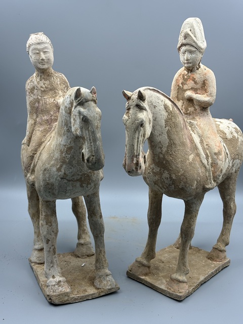 古玩陶瓷讓我們策馬奔騰拍賣,當前價格9000元