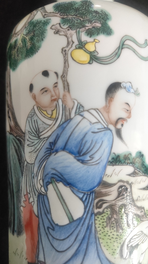 古玩陶瓷粉彩人物紋瓶真品鑒賞圖