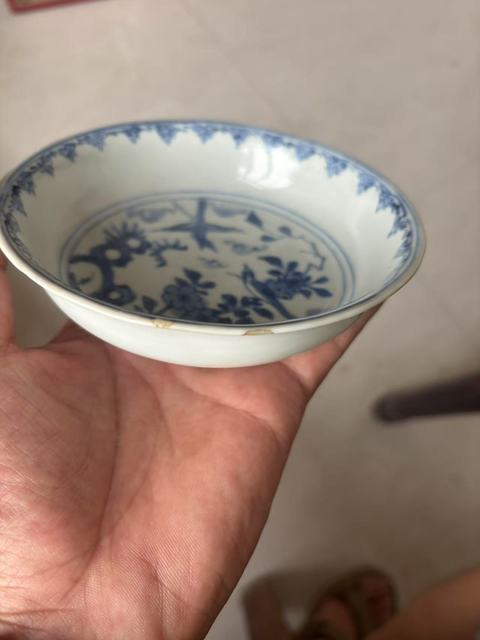 古玩陶瓷花鳥紋青花盤真品鑒賞圖