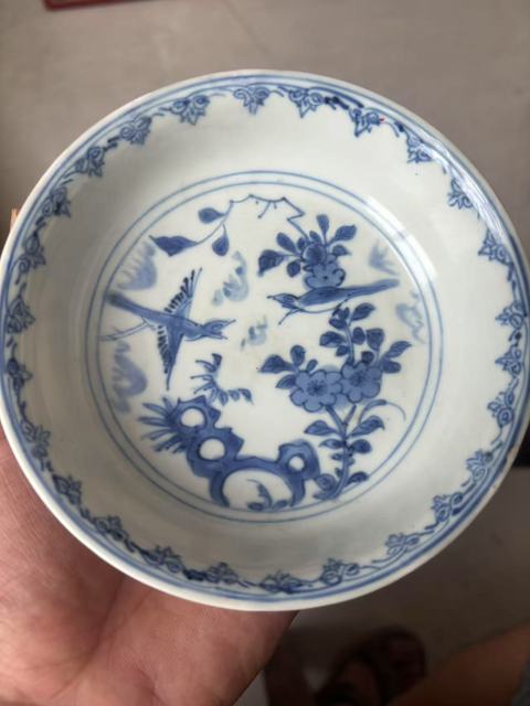 古玩陶瓷花鳥紋青花盤真品鑒賞圖