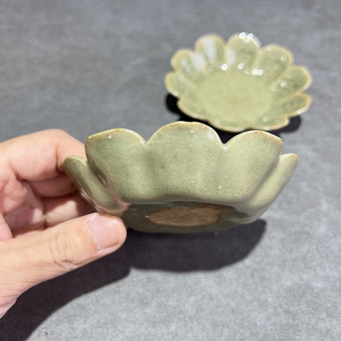 古玩陶瓷宋耀州窯花口碟一對(duì)真品鑒賞圖
