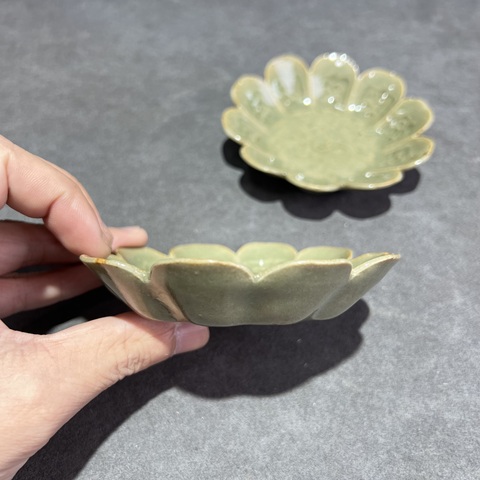 古玩陶瓷宋耀州窯花口碟一對(duì)真品鑒賞圖