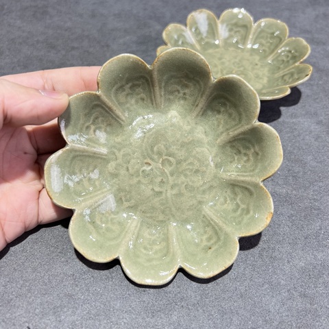古玩陶瓷宋耀州窯花口碟一對(duì)真品鑒賞圖